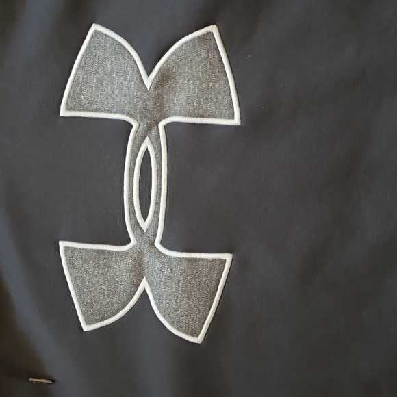Under Armoir Hoodie. Black Size Medium - Picture 2 of 3